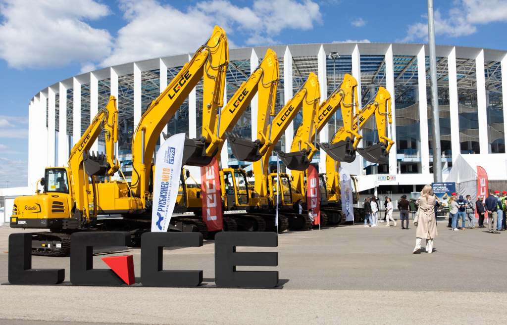 Трюльник, ковш и баскетбол: В Нижнем прошёл Top Driver Excavator Challenge Трюльник, ковш и баскетбол: В Нижнем прошёл Top Driver Excavator Challenge